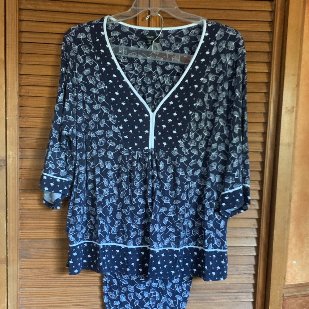 Vera Wang ginkgo leaf navy/white pj lounge set 1X
